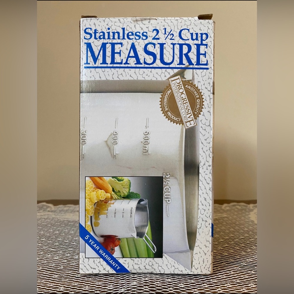 New Stainless 2 1/2 Cup Measure